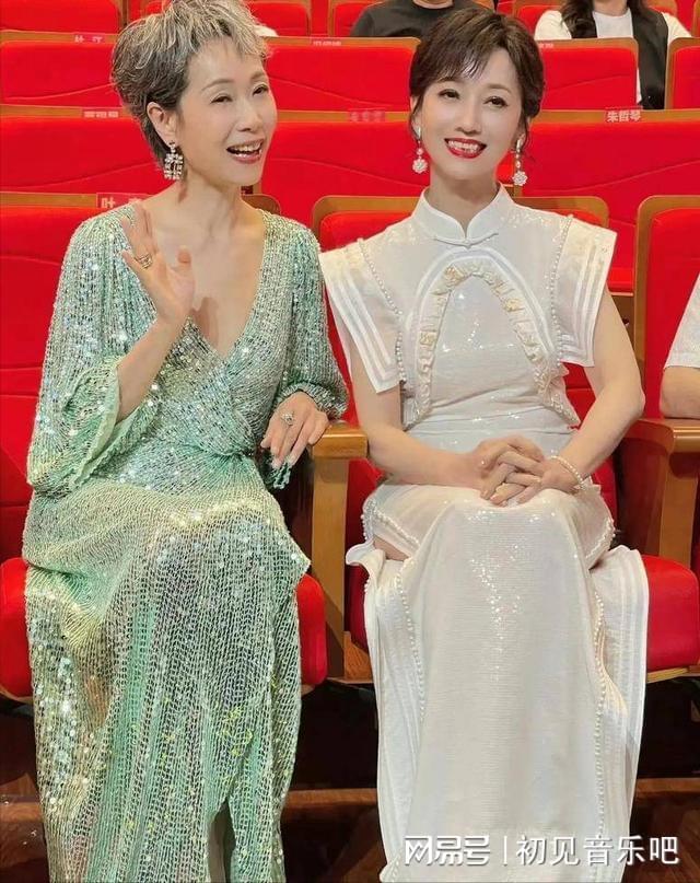 白娘子许仙30年后撒糖竟藏惊天秘密凯发K8旗舰厅AG客服神仙售后！(图2)