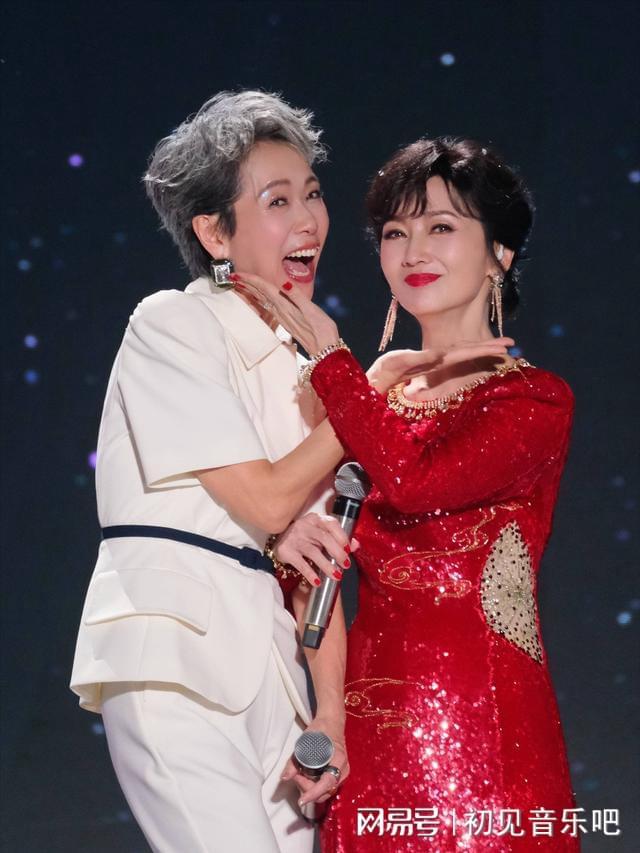 白娘子许仙30年后撒糖竟藏惊天秘密凯发K8旗舰厅AG客服神仙售后！(图6)